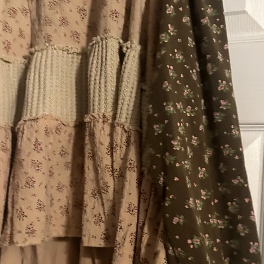 POL Boho Patchwork Peasant Sweatshirt in Olive Green & Beige - Picture 5 of 5